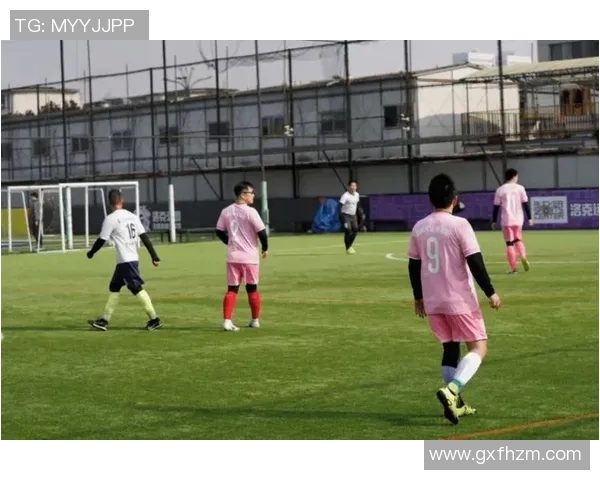 重庆足球队状态分析:近期表现与未来展望的全面解读 重庆足球队状态分析:近期表现与未来展望的全面解读