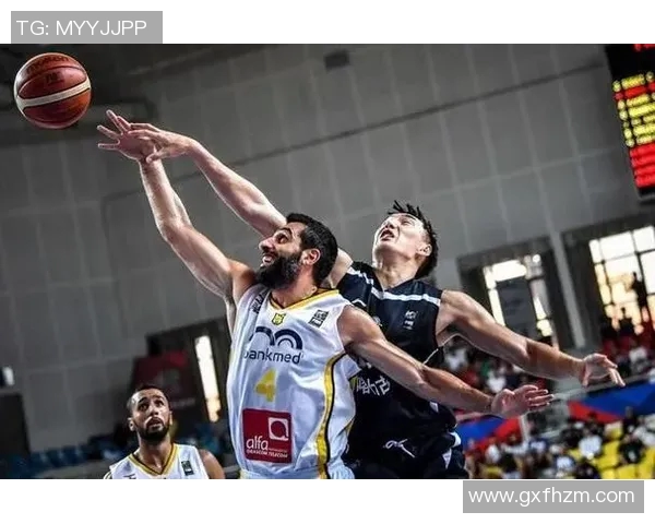 新疆男篮迎战阿尔利雅得全力争胜展现团队实力与竞技精神