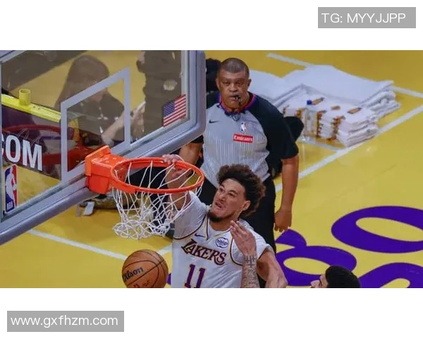 爵士与湖人精彩对决集锦回顾球星表现与战术分析全景呈现