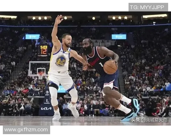 赛后勇士与快船激战回顾球迷热议精彩瞬间与战术分析