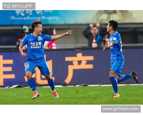 上海绿地迎战重庆球队全力争胜期待精彩对决与球迷共庆足球盛宴